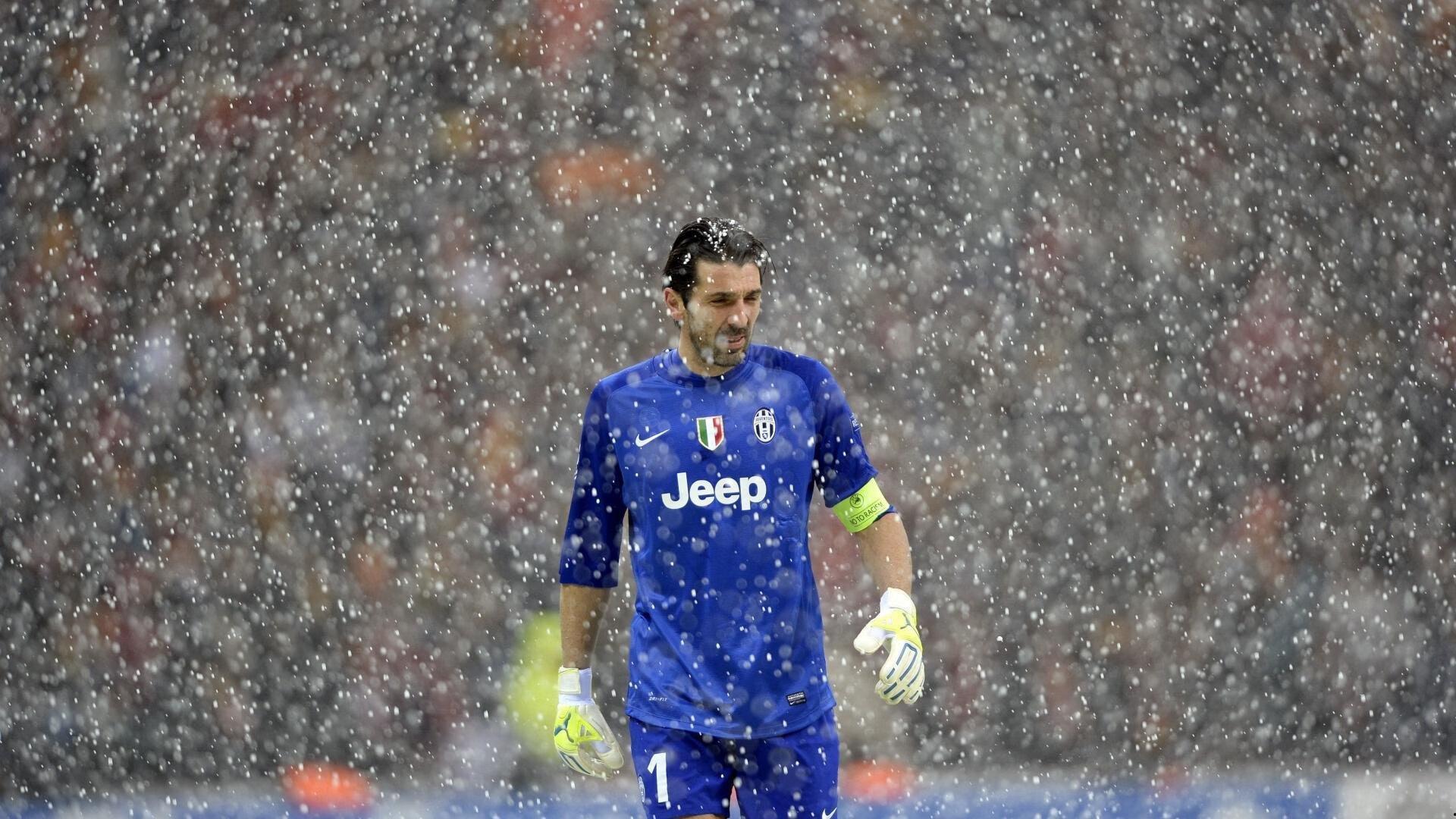 罗马德比半场激战,佩莱格里尼一剑封喉,拉齐奥防线告急