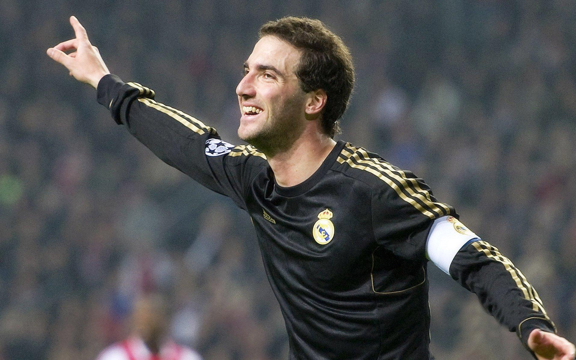 亚泰3连宣！丹麦国脚奥科雷与巴西前卫埃里克加盟，中超冬窗掀起波澜